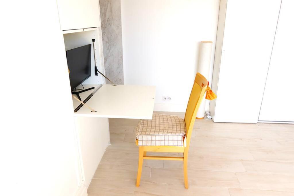 Appartement Eiffel Tower View Rooftop Studio *