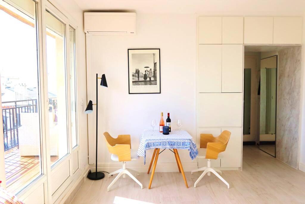 Appartement Eiffel Tower View Rooftop Studio *